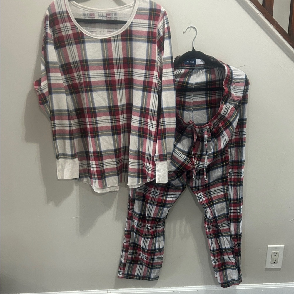 Old Navy Men's Red and White Plaid Pajama Set